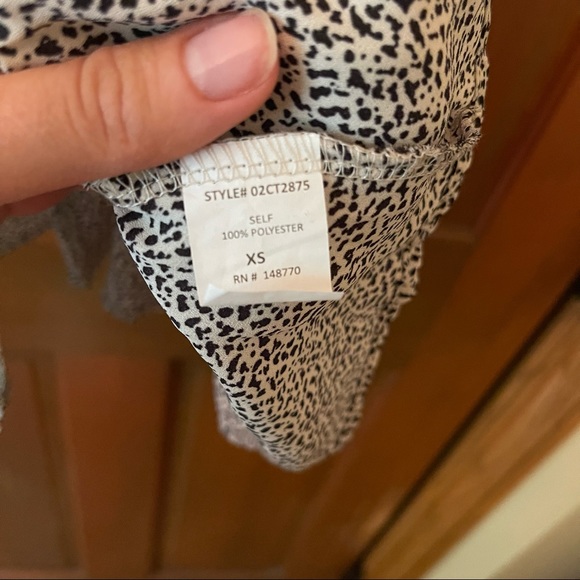 Peplum Top Spotted Print in black and white - Picture 9 of 12